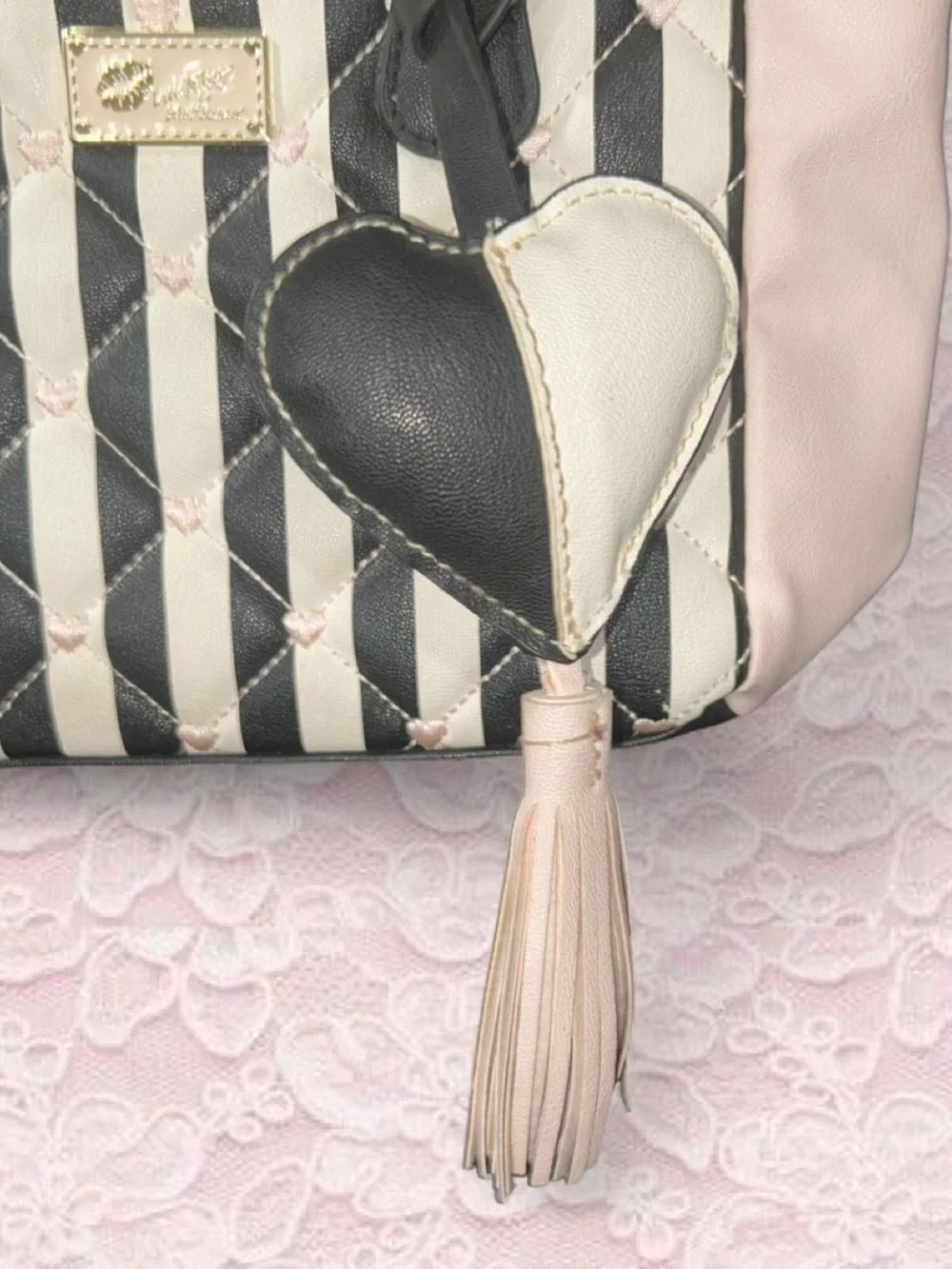 Early 2000s vintage Luv by Betsey Johnson handbag with heart detail